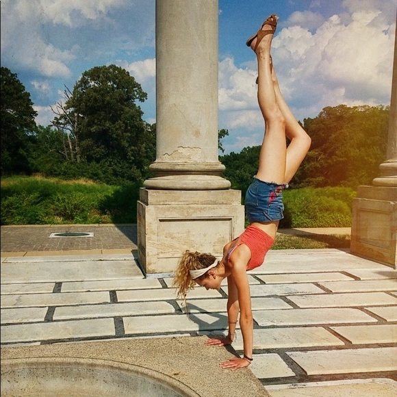 Meet your Posher, Corinne - Picture 2 of 2